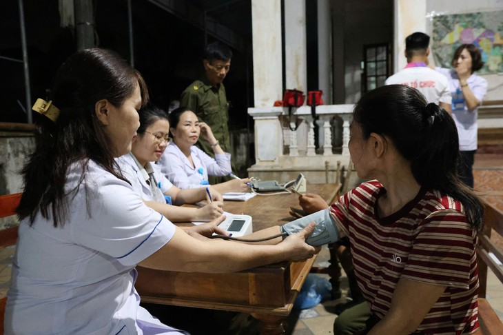 Hà Tĩnh đưa khám sức khỏe miễn phí đến tận nhà dân- Ảnh 4.