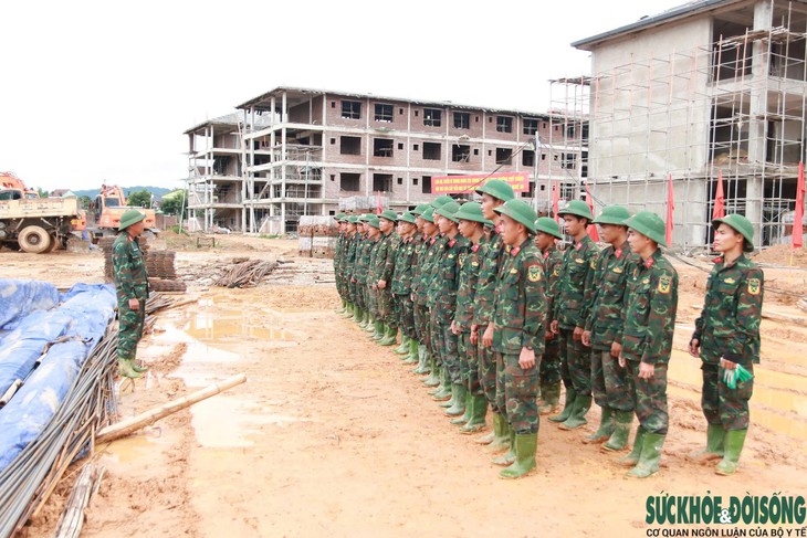 Bộ đội góp sức dựng trường nội trú vùng biên- Ảnh 1.