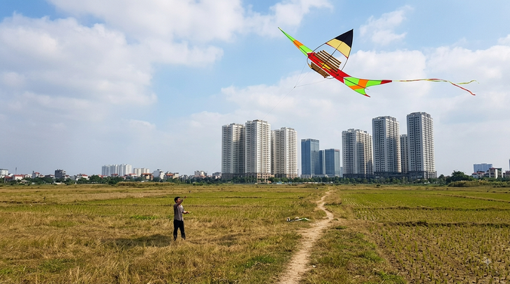 Thả diều, bay flycam uy hiếp an toàn bay xử lý ra sao?- Ảnh 1.