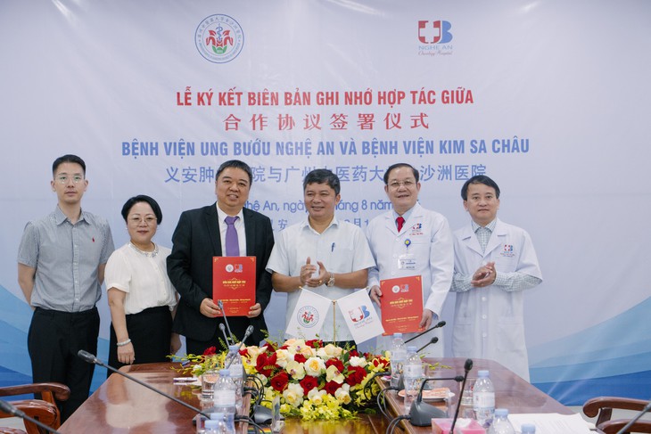Bệnh viện Ung bướu Nghệ An tăng kết nối quốc tế, nâng cao chuyên môn - Ảnh 2.
