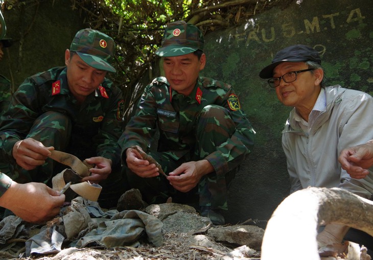 Đà Nẵng: Khảo sát khu vực nghi còn hài cốt Đội Phẫu 5 tại dãy Hòn Tàu - Ảnh 2.
