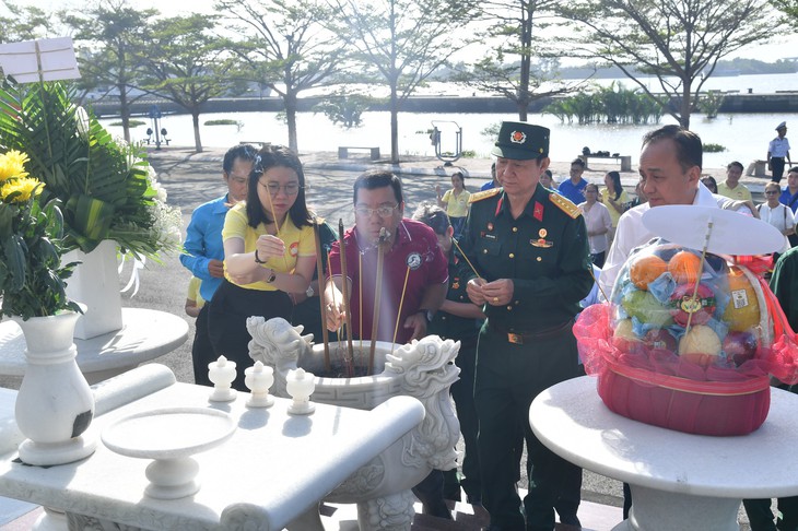 Đẩy mạnh hoạt động 'đồng hành cùng người lính Hải quân' - Ảnh 1.