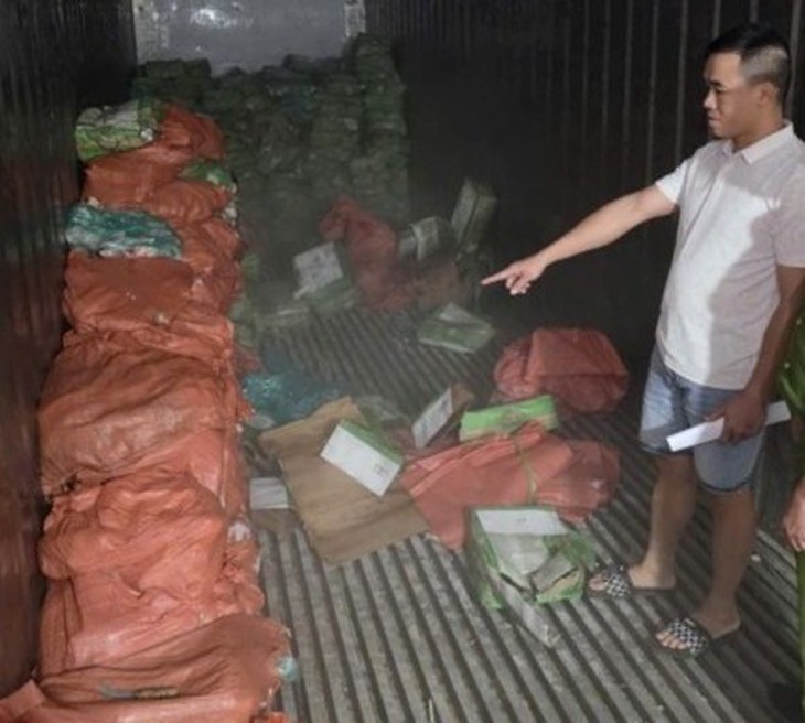 Khởi tố 18 người liên quan vụ vận chuyển hơn 5,3 tấn chân giò lợn đông lạnh qua biên giới- Ảnh 2.