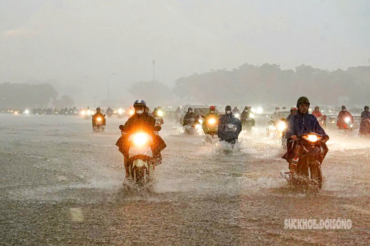 Miền Bắc bước vào đợt mưa lớn diện rộng dài ngày- Ảnh 1.