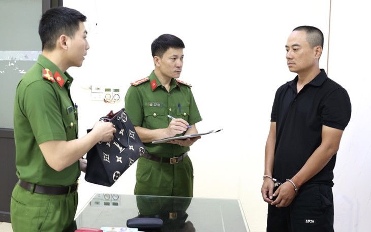 Khởi tố người phụ nữ về hành vi 'Lợi dụng quyền tự do dân chủ, xâm phạm lợi ích của Nhà nước, quyền và lợi ích hợp pháp của cá nhân'- Ảnh 2.