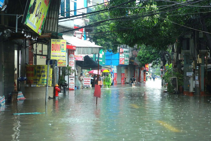 Chuyên gia nhận định nguyên nhân gây đợt mưa lớn diện rộng ở miền Bắc- Ảnh 1.