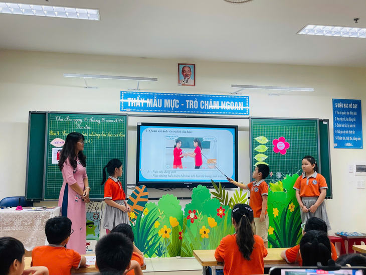 Hà Nội ưu tiên bổ sung phòng học, giảm sĩ số học sinh- Ảnh 1.