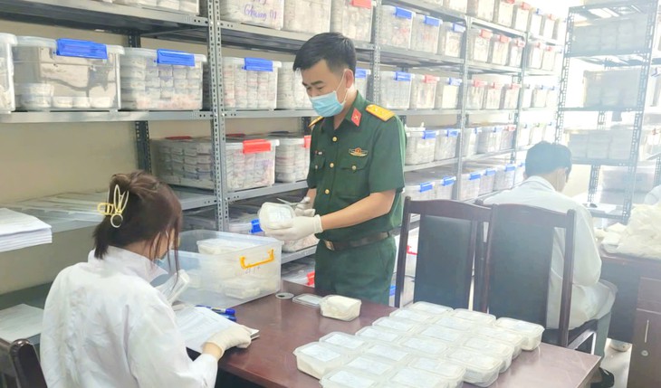 Huế bàn giao 3.908 mẫu hài cốt liệt sĩ phục vụ giám định ADN- Ảnh 1.