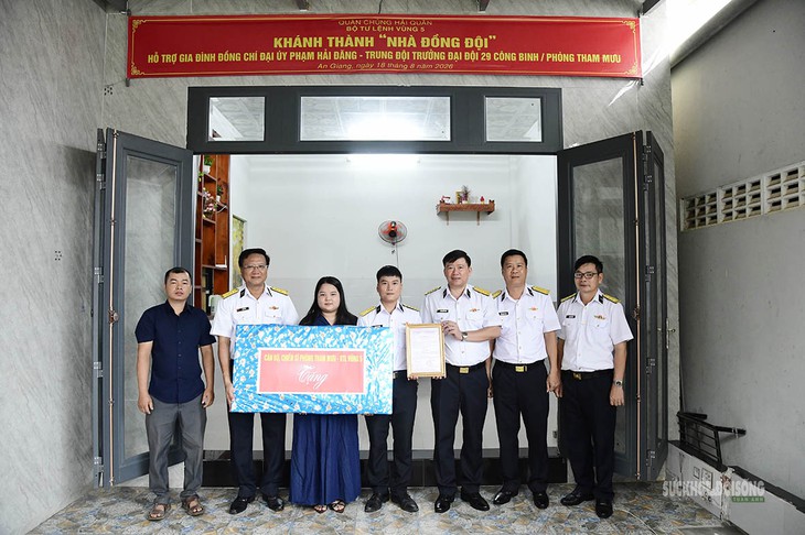 Vùng 5 Hải quân bàn giao 3 'nhà đồng đội' cho quân nhân khó khăn - Ảnh 1.