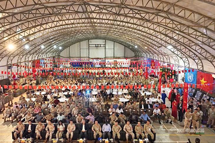Chiến sĩ mũ nồi xanh Việt Nam và Trung Quốc thắt chặt tình hữu nghị tại Abyei - Ảnh 1.