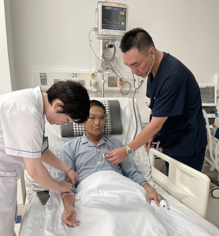 Nam bệnh nhân suy đa tạng, sốc nhiễm khuẩn do biến chứng nặng của COVID-19 - Ảnh 2.