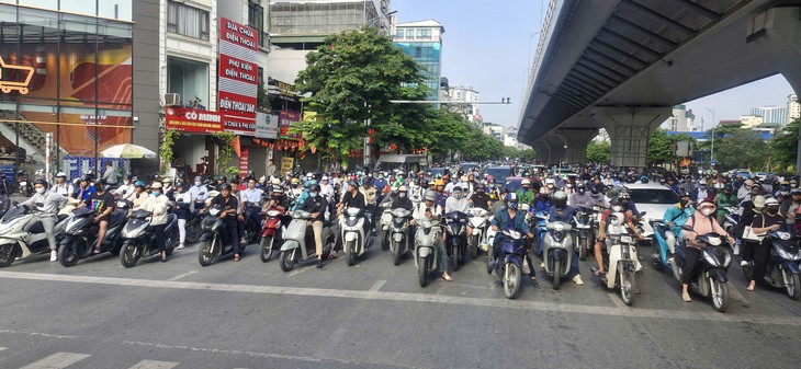 Tăng cường tuần tra, kiểm soát, các hành vi vi phạm TTATGT dịp Quốc khánh 2/9 - Ảnh 1.