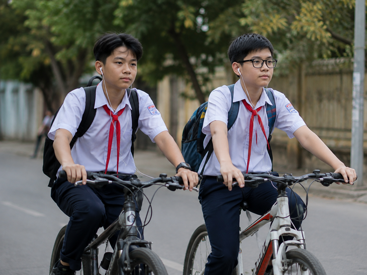 An toàn trên đường đến trường: Những kỹ năng giao thông học sinh cần ghi nhớ - Ảnh 1.