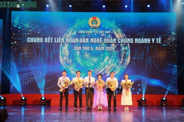 Liên hoan Văn nghệ quần chúng ngành Y tế lần thứ V: Lan tỏa giá trị nhân văn của ngành Y tế - Ảnh 2.