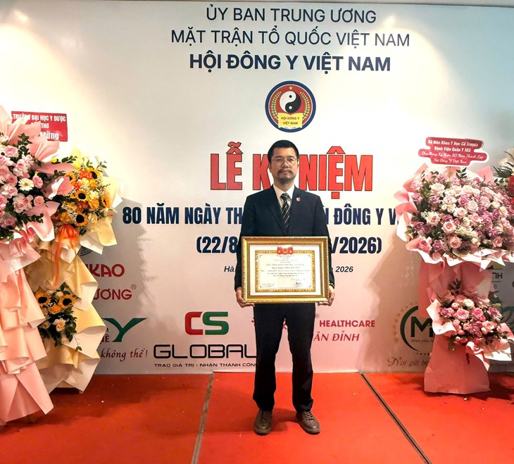 Lương y Phạm Đức Tuấn: Dấu ấn danh hiệu 'Thầy thuốc Đông Y tiêu biểu toàn quốc'- Ảnh 1.