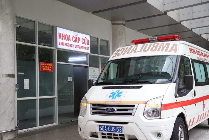 'xe cứu thương chạy đến đâu, đèn giao thông phải xanh đến đó' - Ảnh 3.