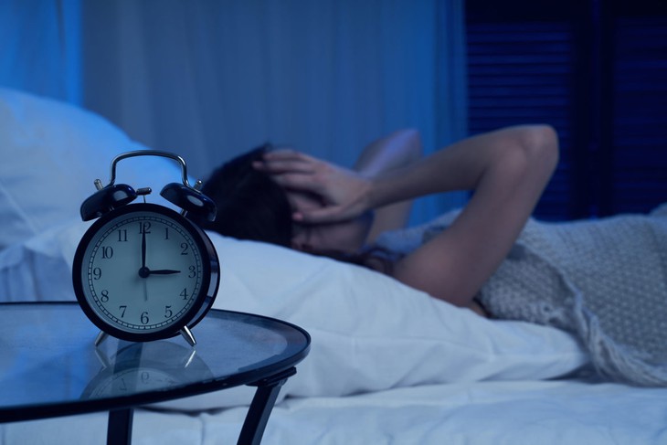 4 tác hại của thức khuya, thiếu ngủ kéo dài- Ảnh 1.