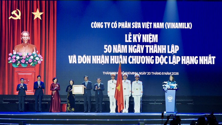 Vinamilk đón nhận Huân chương Độc lập hạng Nhất tại dấu mốc 50 năm - Ảnh 1.