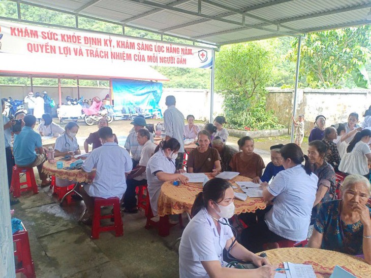 Tăng cường thực hiện chính sách BHYT, chăm sóc sức khỏe đồng bào dân tộc - Ảnh 1.