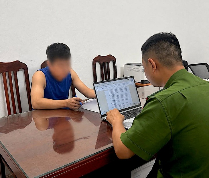 Người đàn ông say rượu liên tục gọi 113 báo tin giả bằng nhiều số điện thoại - Ảnh 1.