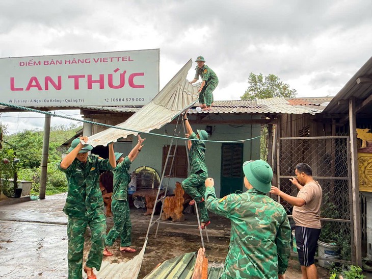 Nhiều nhà dân vùng biên giới bị hư hại sau mưa lớn kèm dông lốc- Ảnh 3.