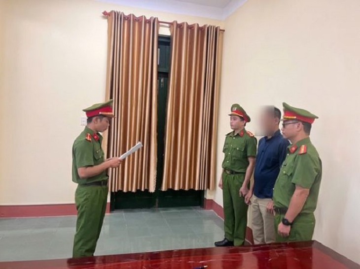 Khởi tố PGĐ chỉ đạo nhân viên đổ hơn 1.800.000 kg bã bê tông ra môi trường - Ảnh 1.