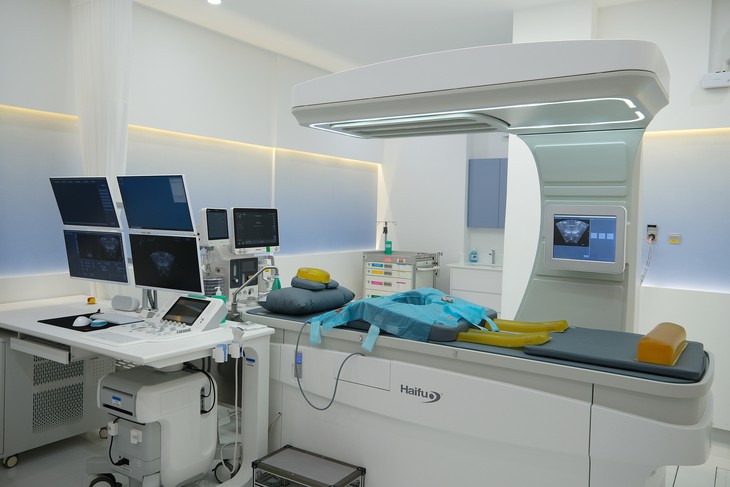 Bệnh viện Hùng Vương đón nhận danh hiệu Anh hùng Lao động- Ảnh 3.