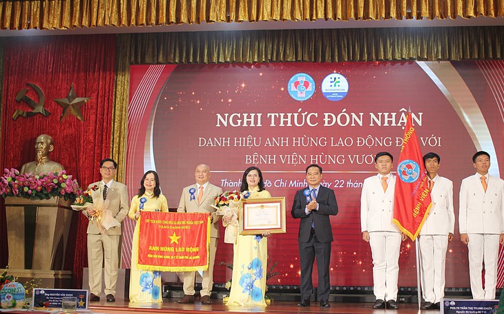 Hai lần Anh hùng, Bệnh viện Nhi đồng 1 bước vào hành trình mới - Ảnh 1.