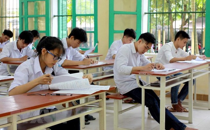 Bàn ghế trường học bất cập, ban hành quy trình rà soát 6 bước- Ảnh 1.