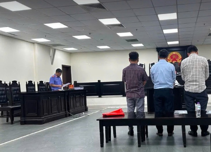Tuyên phạt 3 năm tù cựu hiệu trưởng 'ăn chặn' tiền A80 của sinh viên- Ảnh 1.