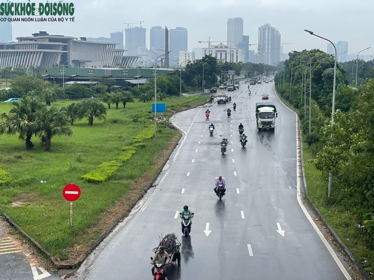 Sau mưa lớn, các 'điểm đen' ngập úng Hà Nội ra sao?- Ảnh 2.