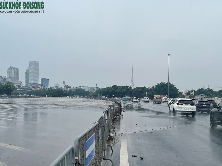 Sau mưa lớn, các 'điểm đen' ngập úng Hà Nội ra sao?- Ảnh 5.
