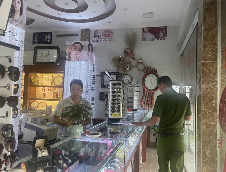 Khởi tố Nguyễn An Bình, tạm giữ 156 đồng hồ Rolex, Omega- Ảnh 1.