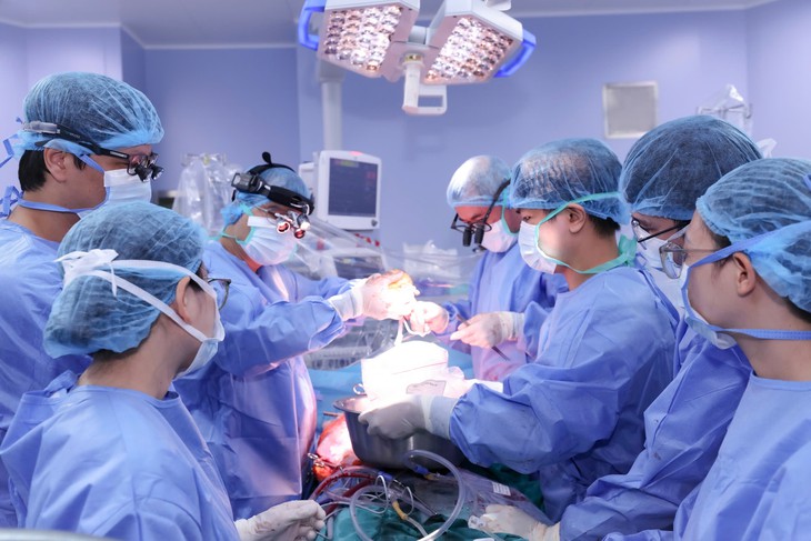 Ghép tim lần thứ hai cho nam bệnh nhân: Một quyết định trong thời khắc sinh tử- Ảnh 1.
