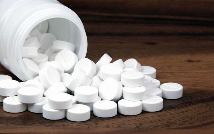 Dùng thuốc hạ huyết áp lâu dài có cần bổ sung thêm vitamin và khoáng chất? - Ảnh 1.
