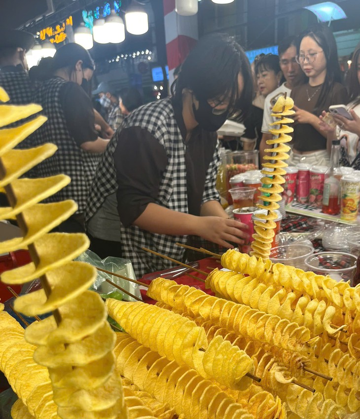 8 mẹo phòng ngừa rối loạn tiêu hóa khi đi du lịch - Ảnh 1.