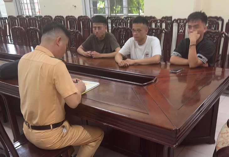 'Đi bão' mừng Việt Nam thắng Thái Lan, 60 trường hợp bị xử lý- Ảnh 1.