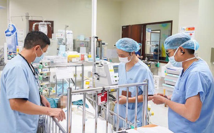 Ròng rọc đập vào mặt, ngư dân bị vỡ sọ, hở màng não- Ảnh 3.