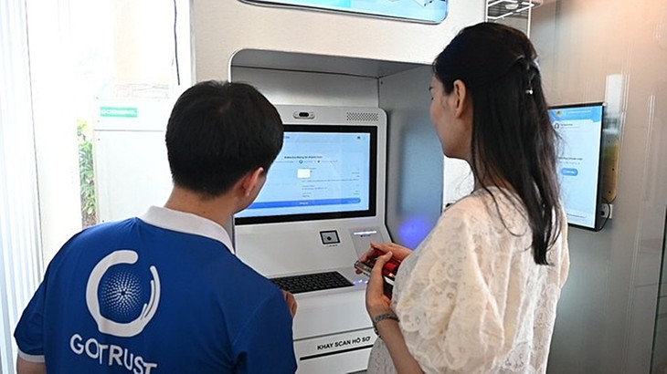 TPHCM nhân rộng mô hình Trạm công dân số - Ảnh 1.