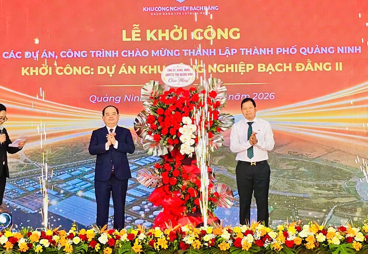 Quảng Ninh đồng loạt khởi công, khánh thành 25 dự án chào mừng lên thành phố- Ảnh 2.