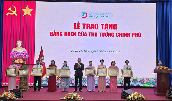 Bệnh viện nghìn tỷ ở TPHCM đón nhận Huân chương Lao động hạng Nhì- Ảnh 2.