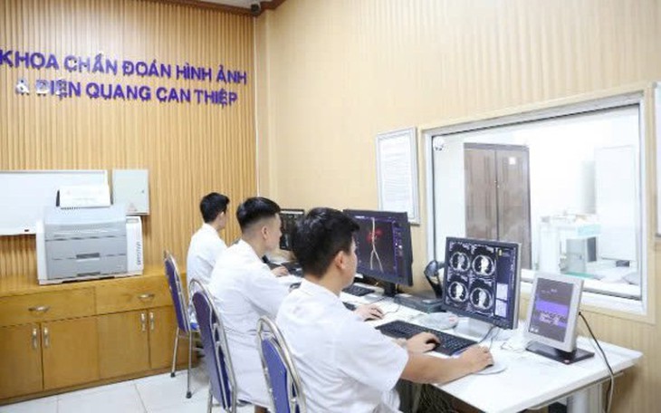 Tăng trưởng xanh trong y tế: Từ bệnh viện xanh đến y tế thông minh - Ảnh 2.