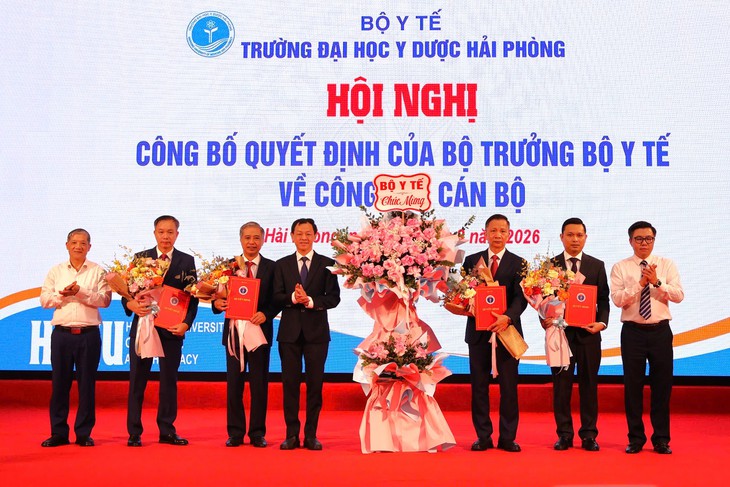 Bộ Y tế bổ nhiệm, bổ nhiệm lại cán bộ chủ chốt Trường Đại học Y Dược Hải Phòng - Ảnh 2.