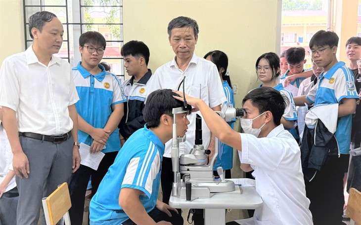 Nghệ An đặt mục tiêu 100% học sinh được khám sức khỏe
- Ảnh 3.