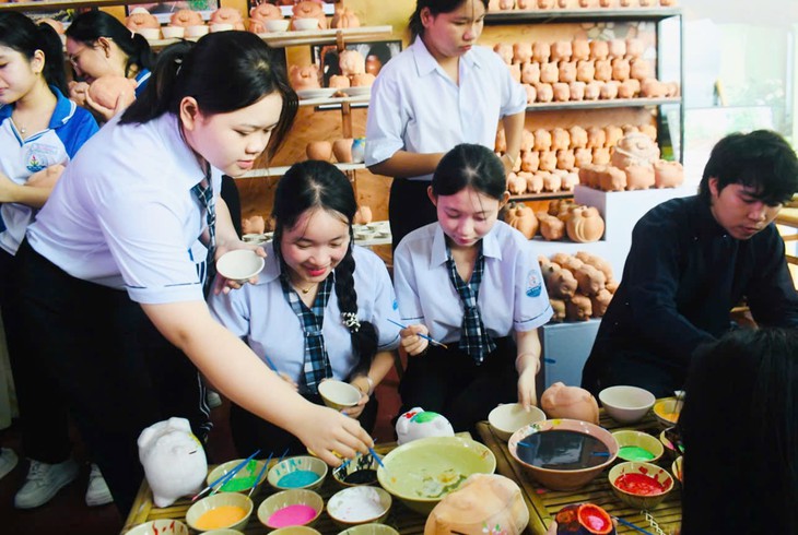 TPHCM: Bồi dưỡng tình yêu quê hương qua chương trình giáo dục di sản - Ảnh 1.