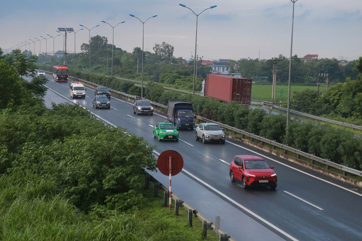 CSGT xử lý lỗi không giữ khoảng cách, cao tốc Pháp Vân - Cầu Giẽ - Cao Bồ ra sao?- Ảnh 6.