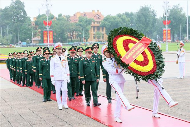 Lãnh đạo Đảng, Nhà nước vào Lăng viếng Chủ tịch Hồ Chí Minh - Ảnh 6.