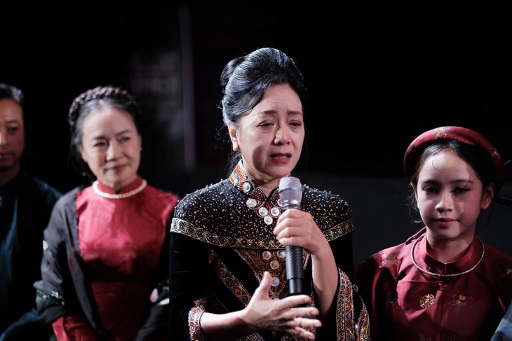 NSƯT Chiều Xuân: 'Tôi hạnh phúc vô cùng khi được vào vai Hoàng hậu'- Ảnh 1.