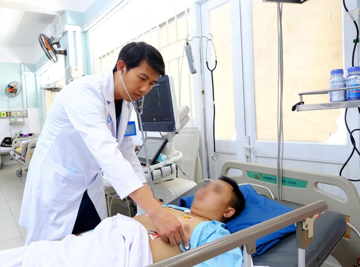 Đột ngột ngất xỉu, nam thanh niên 27 tuổi phát hiện viêm cơ tim cấp - Ảnh 2.
