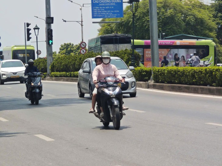 Đợt nắng nóng dài ngày ở miền Trung sắp kết thúc- Ảnh 1.
